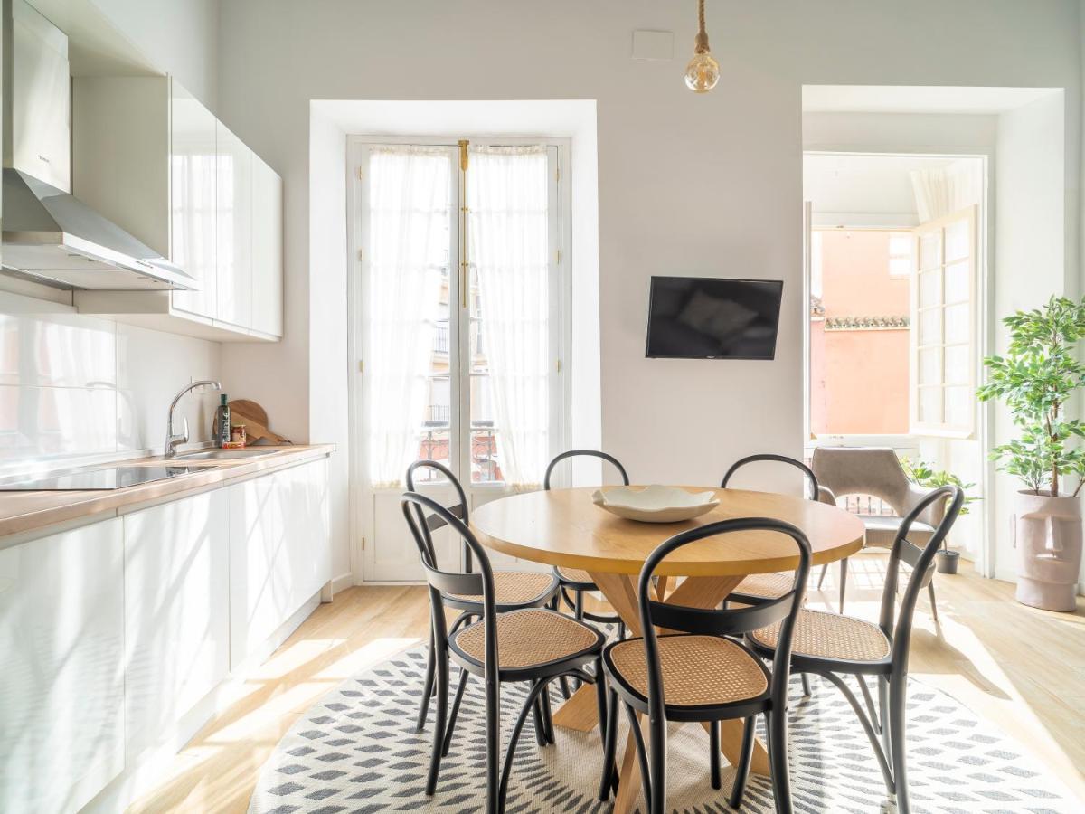 Sanders Lavender - Delightful Two-Bedroom Apartment Downtown 말라가 외부 사진